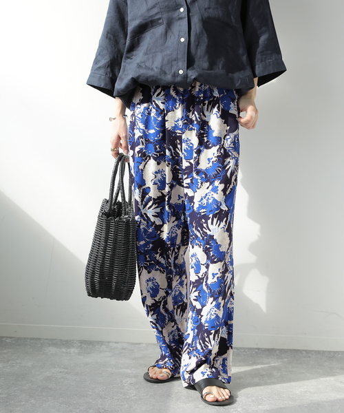 JOURNAL STANDARD relume（ジャーナルスタンダード　レリューム）の「ビッグフラワープリントパンツ（その他パンツ・レディース・ブルー/ブラウン・FREE）」の9枚目の写真
