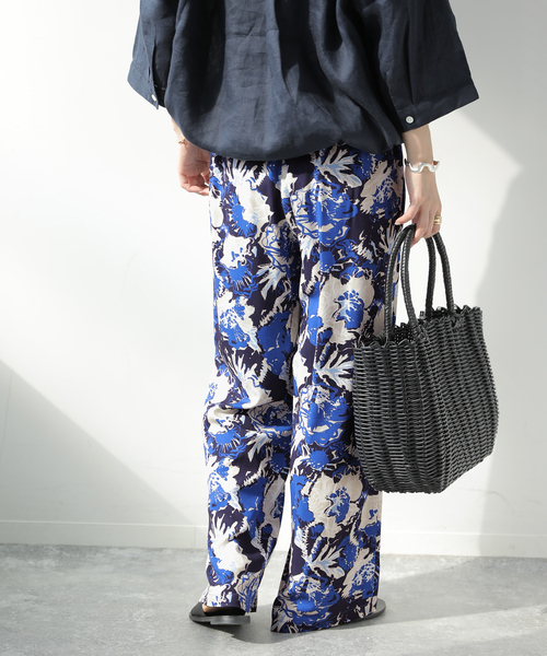 JOURNAL STANDARD relume（ジャーナルスタンダード　レリューム）の「ビッグフラワープリントパンツ（その他パンツ・レディース・ブルー/ブラウン・FREE）」の11枚目の写真