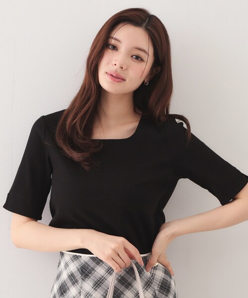 index(インデックス)の「【接触冷感】スクエアネックワイドリブトップス《UVケア/洗濯機OK》(Tシャツ/カットソー・レディース・オフホワイト/ブルー/ナチュラル/ブラック系7/ネイビー/ピンク・42/40/38/36/34/44)」の2枚目の写真