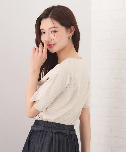 index(インデックス)の「【接触冷感】スクエアネックワイドリブトップス《UVケア/洗濯機OK》(Tシャツ/カットソー・レディース・オフホワイト/ブルー/ナチュラル/ブラック系7/ネイビー/ピンク・42/40/38/36/34/44)」の11枚目の写真