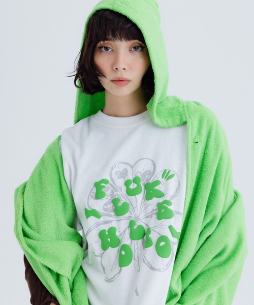 FLUKE HOLIC(フロックホリック)の「Puff logo print TEE(Tシャツ/カットソー・レディース・ブラウン/ホワイト/ネイビー・LARGE/MEDIUM/SMALL)」の1枚目の写真