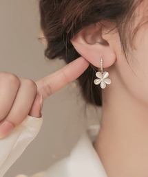 YU-KA:フラワードロップフープピアス Flower drop hoop earrings