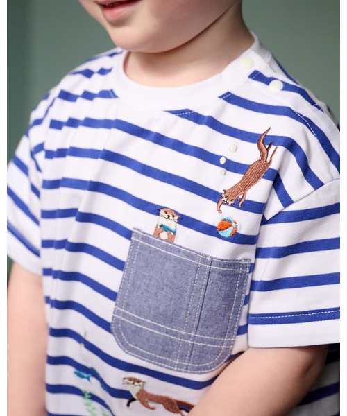 kladskap(クレードスコープ)の「カワウソ刺しゅうボーダー半袖Tシャツ【ドラマ着用アイテム】(Tシャツ/カットソー・キッズ・レッド/グリーン/ブルー・110cm/100cm/90cm/120cm/130cm)」の18枚目の写真