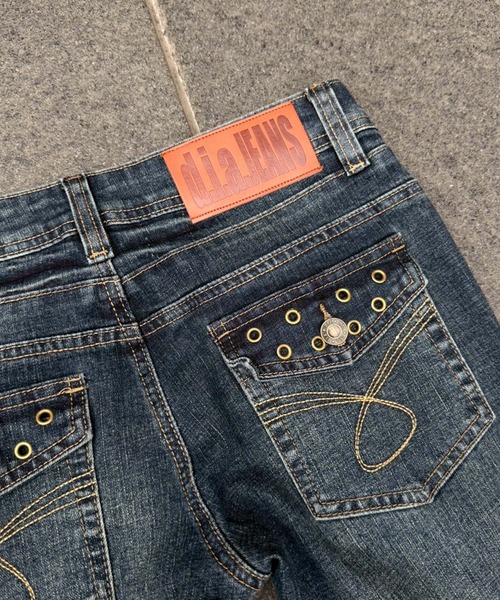 d.i.a.(ダイヤ)の「ヴィンテージアイレットフレアデニム(デニムパンツ・レディース・ブルー・MEDIUM/SMALL)」の13枚目の写真