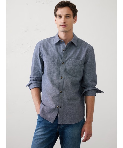 BANANA REPUBLIC FACTORY STORE(バナナリパブリック ファクトリーストア)の「BANANA REPUBLIC FACTORY STORE スタンダードフィットテクスチャードシャツ(シャツ/ブラウス・メンズ・ベージュ/ネイビー・L/XL/S/M)」の2枚目の写真