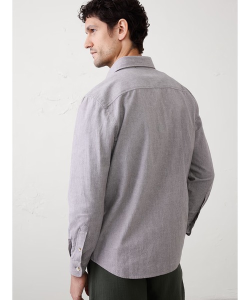 BANANA REPUBLIC FACTORY STORE(バナナリパブリック ファクトリーストア)の「BANANA REPUBLIC FACTORY STORE スタンダードフィットテクスチャードシャツ(シャツ/ブラウス・メンズ・ベージュ/ネイビー・L/XL/S/M)」の3枚目の写真