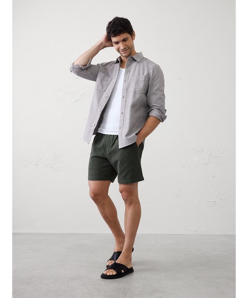 BANANA REPUBLIC FACTORY STORE(バナナリパブリック ファクトリーストア)の「BANANA REPUBLIC FACTORY STORE スタンダードフィットテクスチャードシャツ(シャツ/ブラウス・メンズ・ベージュ/ネイビー・L/XL/S/M)」の4枚目の写真
