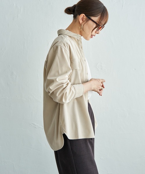 ikka（イッカ）の「コーデュロイオーバーシャツ（シャツ/ブラウス・レディース・カーキ/チャコール/ベージュ/ネイビー・L/M）」の5枚目の写真