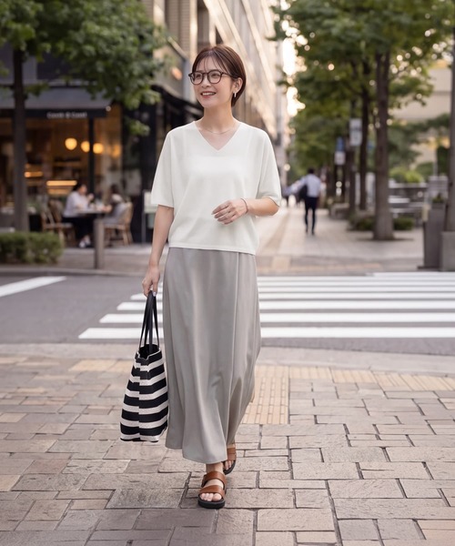 STYLE DELI(スタイルデリ)の「【LUXE】麻混リラックスVネックニットトップス(Tシャツ/カットソー・レディース・イエロー/ブラック/ホワイト/パープル・FREE)」の7枚目の写真