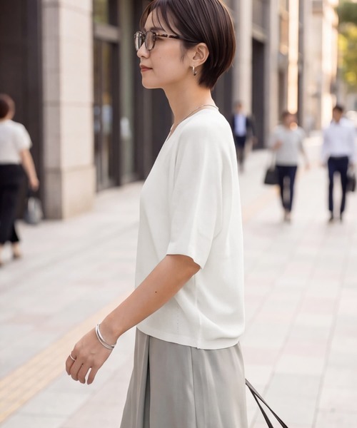 STYLE DELI(スタイルデリ)の「【LUXE】麻混リラックスVネックニットトップス(Tシャツ/カットソー・レディース・イエロー/ブラック/ホワイト/パープル・FREE)」の9枚目の写真