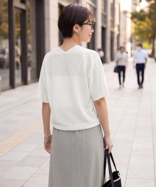 STYLE DELI(スタイルデリ)の「【LUXE】麻混リラックスVネックニットトップス(Tシャツ/カットソー・レディース・イエロー/ブラック/ホワイト/パープル・FREE)」の12枚目の写真