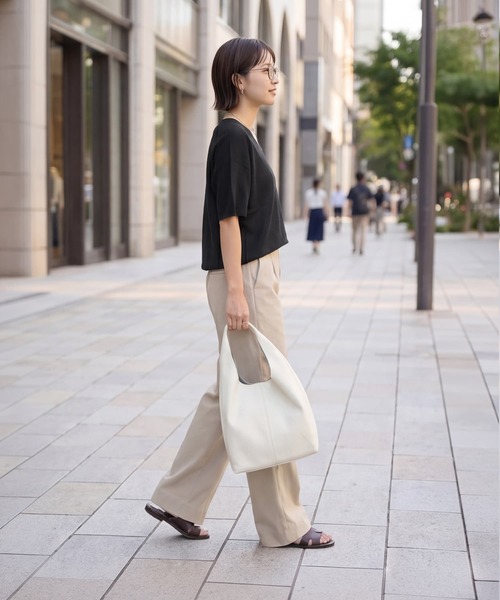 STYLE DELI(スタイルデリ)の「【LUXE】麻混リラックスVネックニットトップス(Tシャツ/カットソー・レディース・イエロー/ブラック/ホワイト/パープル・FREE)」の18枚目の写真