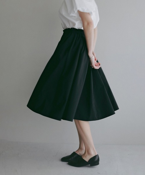 MANOF（マノフ）の「WAIST GATHERED FLARED SKIRT（スカート・レディース・キャメル/ブラック・S/M）」の12枚目の写真