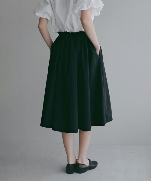 MANOF（マノフ）の「WAIST GATHERED FLARED SKIRT（スカート・レディース・キャメル/ブラック・S/M）」の13枚目の写真