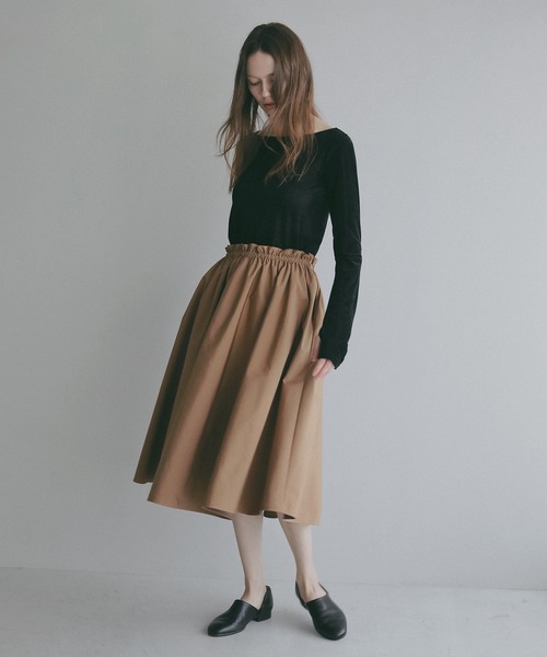 MANOF（マノフ）の「WAIST GATHERED FLARED SKIRT（スカート・レディース・キャメル/ブラック・S/M）」の6枚目の写真