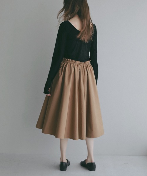 MANOF（マノフ）の「WAIST GATHERED FLARED SKIRT（スカート・レディース・キャメル/ブラック・S/M）」の7枚目の写真