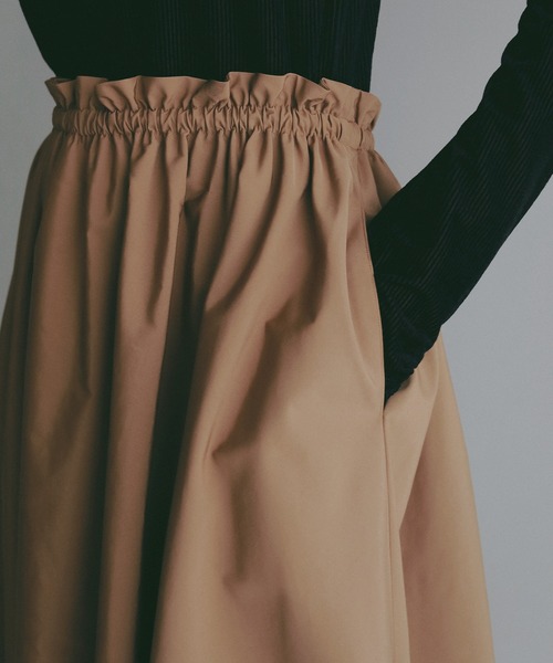 MANOF（マノフ）の「WAIST GATHERED FLARED SKIRT（スカート・レディース・キャメル/ブラック・S/M）」の8枚目の写真