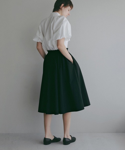 MANOF（マノフ）の「WAIST GATHERED FLARED SKIRT（スカート・レディース・キャメル/ブラック・S/M）」の17枚目の写真