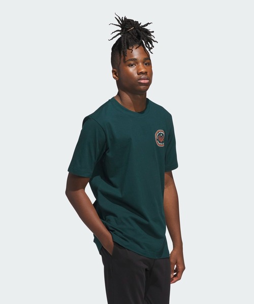 adidas(アディダス)の「カントリークラブ シーニック グラフィック 半袖Tシャツ / アディダス adidas(Tシャツ/カットソー・メンズ・グリーン・X-SMALL/XX-LARGE/3XL/LARGE/MEDIUM/SMALL/X-LARGE)」の3枚目の写真