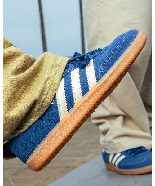 adidas(アディダス)の「アディダス 【adidas】- 【SAMBA OG Night Indigo/Warm Vanilla/GUM2(Light Brown) KK2273 】(スニーカー・メンズ・インディゴブルー・24.5cm/24.0cm/23.5cm/23.0cm/28.5cm/28.0cm/27.5cm/27.0cm/26.5cm/26.0cm/25.5cm/25.0cm)」の20枚目の写真