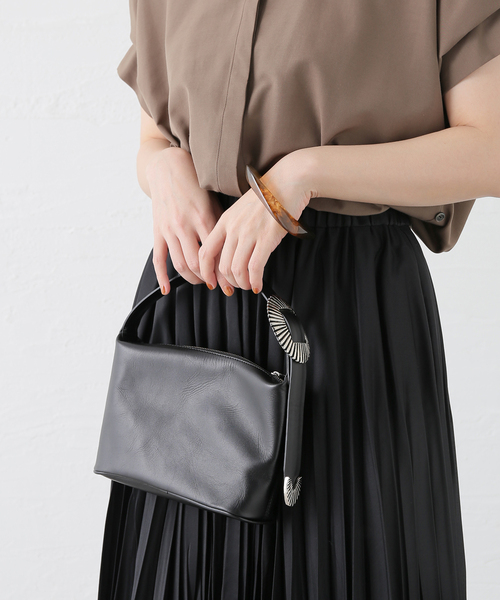 TOGA TOO(トーガトゥ)の「TOGA TOO/トーガトゥ Leather mini bag バッグ(ハンドバッグ・レディース・ブラック・FREE)」の14枚目の写真