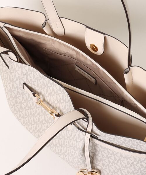 MICHAEL KORS（マイケルコース）の「CARSON トート ラージ - MKシグネチャー（トートバッグ・レディース・ベージュ系その他・FREE）」の4枚目の写真