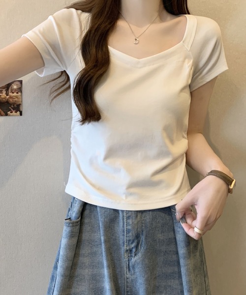 2ly2（トゥーリートゥー）の「変形スクエアネック 半袖カットソー（Tシャツ/カットソー・レディース・ホワイト/ブラック・FREE）」の8枚目の写真