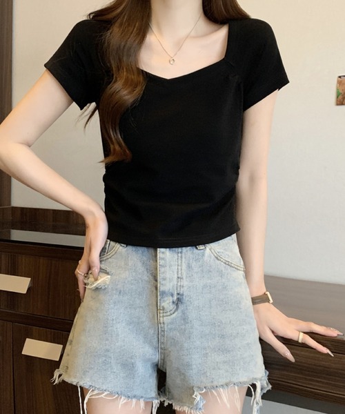 2ly2（トゥーリートゥー）の「変形スクエアネック 半袖カットソー（Tシャツ/カットソー・レディース・ホワイト/ブラック・FREE）」の11枚目の写真