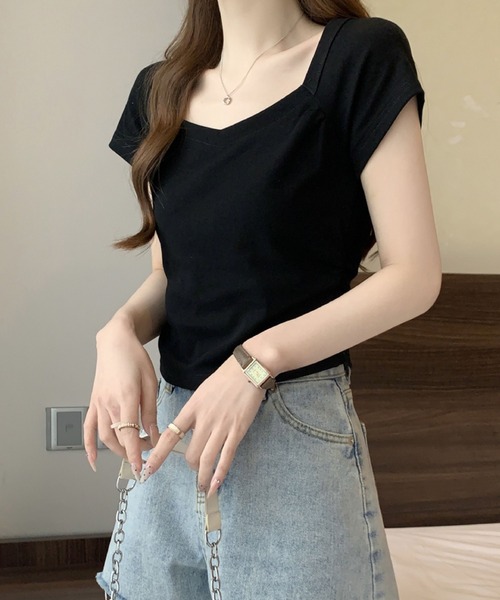 2ly2（トゥーリートゥー）の「変形スクエアネック 半袖カットソー（Tシャツ/カットソー・レディース・ホワイト/ブラック・FREE）」の16枚目の写真