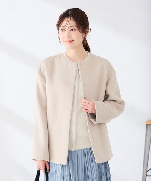 a.v.v(アーヴェヴェ)の「ノーカラー Aライン ミドル コート(ノーカラーコート・レディース・ベージュ/ダークグレー・36/40/38)」の6枚目の写真