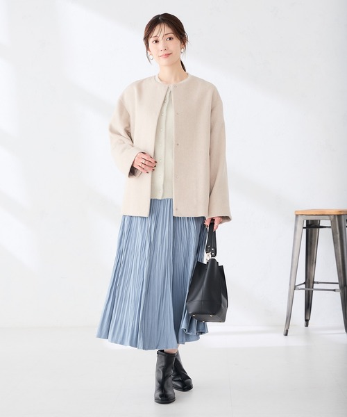 a.v.v(アーヴェヴェ)の「ノーカラー Aライン ミドル コート(ノーカラーコート・レディース・ベージュ/ダークグレー・36/40/38)」の8枚目の写真