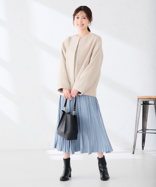 a.v.v(アーヴェヴェ)の「ノーカラー Aライン ミドル コート(ノーカラーコート・レディース・ベージュ/ダークグレー・36/40/38)」の9枚目の写真