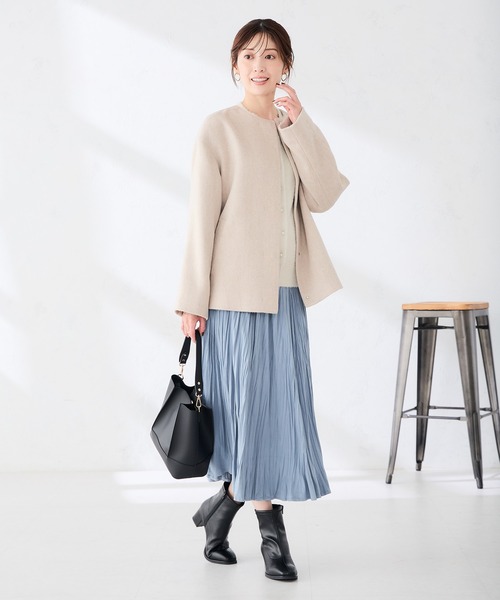 a.v.v(アーヴェヴェ)の「ノーカラー Aライン ミドル コート(ノーカラーコート・レディース・ベージュ/ダークグレー・36/40/38)」の11枚目の写真