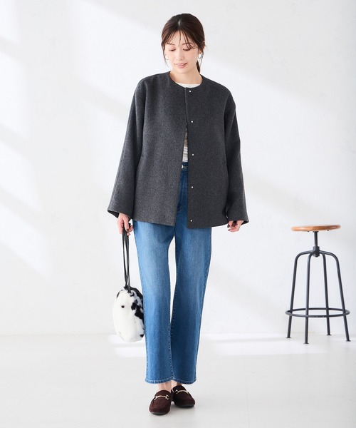 a.v.v(アーヴェヴェ)の「ノーカラー Aライン ミドル コート(ノーカラーコート・レディース・ベージュ/ダークグレー・36/40/38)」の14枚目の写真
