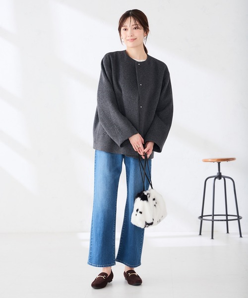 a.v.v(アーヴェヴェ)の「ノーカラー Aライン ミドル コート(ノーカラーコート・レディース・ベージュ/ダークグレー・36/40/38)」の15枚目の写真