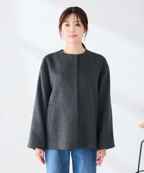 a.v.v(アーヴェヴェ)の「ノーカラー Aライン ミドル コート(ノーカラーコート・レディース・ベージュ/ダークグレー・36/40/38)」の18枚目の写真