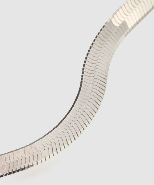 FRAMeWORK（フレームワーク）の「SASKIA DIEZ/サスキア ディツ FLUID EARRING SHORT（ピアス（両耳用）・レディース・シルバー・FREE）」の7枚目の写真