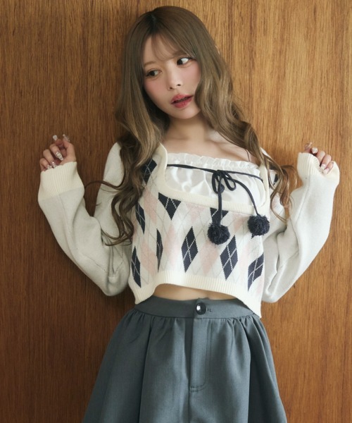 TITTY&CO.(ティティーアンドコー)の「アーガイルフロントフリルレイヤードニット(ニット/セーター・レディース・ブラック/アイボリー・FREE)」の10枚目の写真