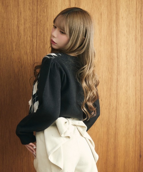 TITTY&CO.(ティティーアンドコー)の「アーガイルフロントフリルレイヤードニット(ニット/セーター・レディース・ブラック/アイボリー・FREE)」の14枚目の写真