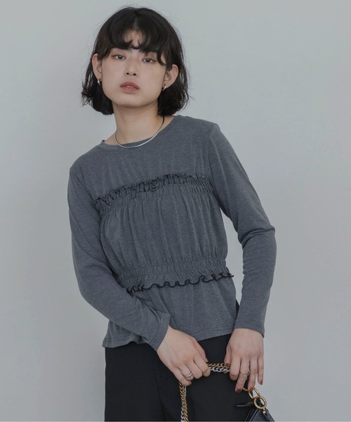 Eimee Law(エイミーロウ)の「ベアレイヤード シャーリングテキストトップス(Tシャツ/カットソー・レディース・ブラック/ダークグレー/ベージュ/ダークブラウン・FREE)」の3枚目の写真