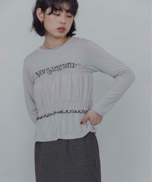 Eimee Law(エイミーロウ)の「ベアレイヤード シャーリングテキストトップス(Tシャツ/カットソー・レディース・ブラック/ダークグレー/ベージュ/ダークブラウン・FREE)」の7枚目の写真