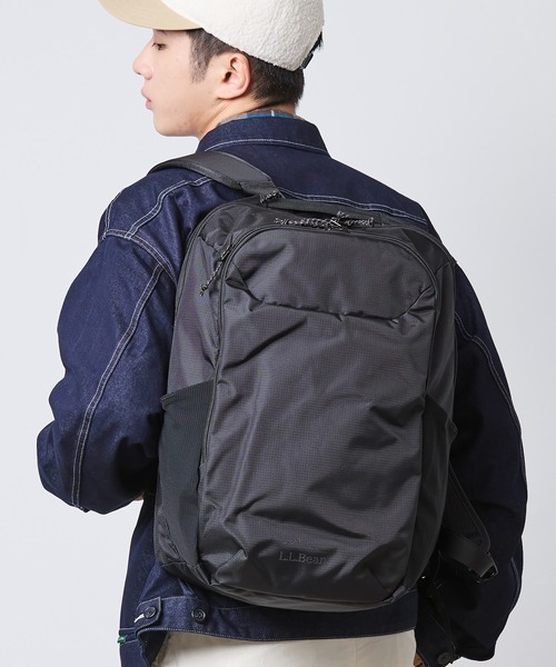 L.L.Bean(エルエルビーン)の「コンフォート・キャリー・ラップトップ・パック、32L(バックパック/リュック・レディース・ネイビー/ブラック・ONE SIZE)」の1枚目の写真