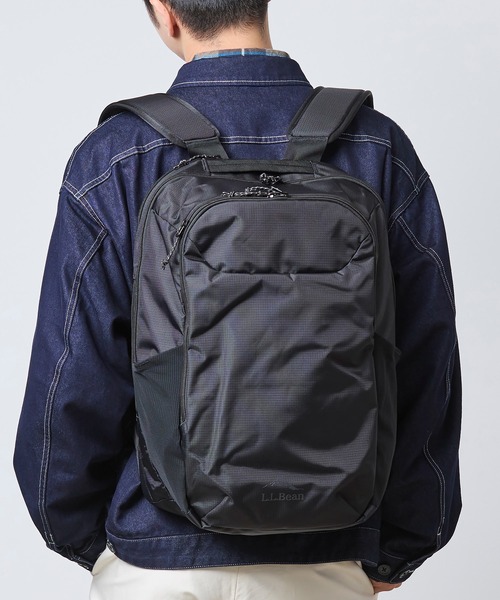 L.L.Bean(エルエルビーン)の「コンフォート・キャリー・ラップトップ・パック、32L(バックパック/リュック・レディース・ネイビー/ブラック・ONE SIZE)」の3枚目の写真