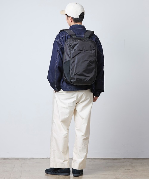 L.L.Bean(エルエルビーン)の「コンフォート・キャリー・ラップトップ・パック、32L(バックパック/リュック・レディース・ネイビー/ブラック・ONE SIZE)」の17枚目の写真