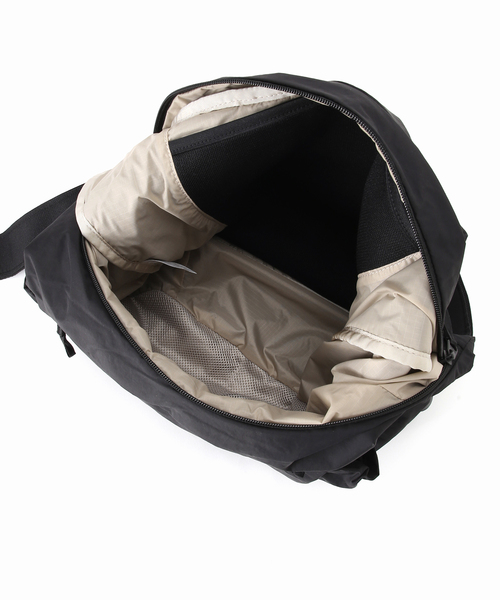 FRAMeWORK(フレームワーク)の「THE NORTH FACE / ザノースフェイス FICUS SHOULDER(ショルダーバッグ・レディース・ブラック/ライトグレー・FREE)」の21枚目の写真