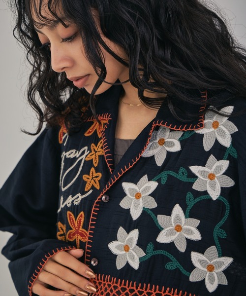 LEIN(リーン)の「【MEN , WOMEN】パッチワーククロシェジョイントスラブレーヨンシャツ(シャツ/ブラウス・レディース・オフホワイト/ブラック・FREE)」の22枚目の写真