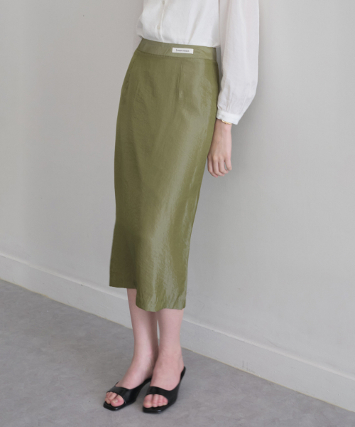 LENAV(ルナブ)の「Les satin skirt (olive)(スカート・レディース・オリーブ・SMALL/MEDIUM)」の1枚目の写真