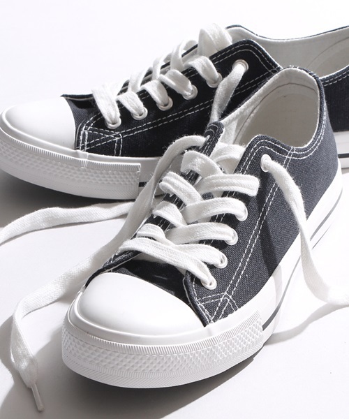 WEGO(ウィゴー)の「WEGO/キャンバスローカットスニーカー(スニーカー・レディース・ホワイト/ブラック/レッド/ブラック系その他/グリーン/パープル/オレンジ/ピンク/イエロー/ブルー・LARGE/MEDIUM)」の3枚目の写真