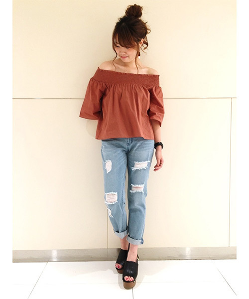 RAY CASSIN（レイカズン）の「シャーリングオフショルブラウス（シャツ/ブラウス・レディース・オフホワイト/ネイビー/オレンジ・FREE）」の11枚目の写真