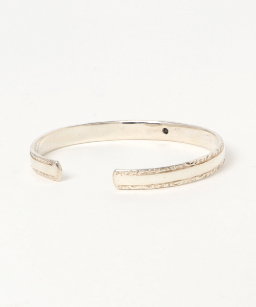 con affetto(original)(コン アフェット)の「シルバー925キュービックジルコニアバングル(バングル/リストバンド・レディース・シルバー/シルバー系その他・ONE SIZE)」の3枚目の写真